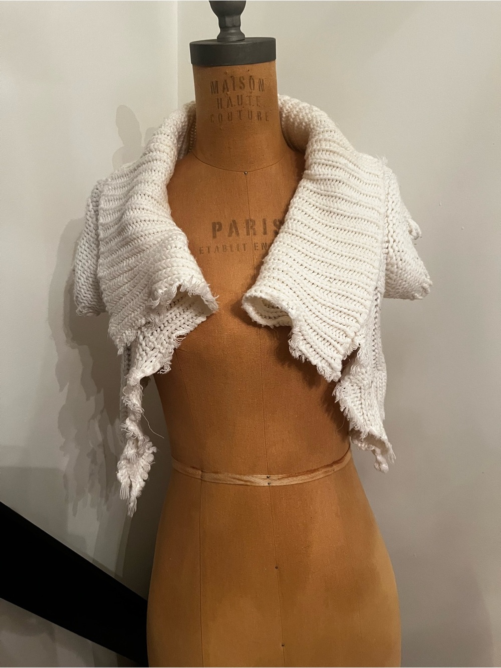 Women’s Cream Chunky Knit Open-Front Sweater Shrug